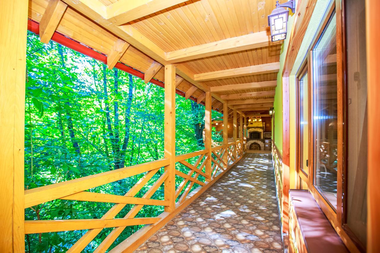 Cottage Berdo ヤレムチャ エクステリア 写真